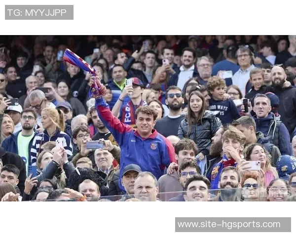 切尔西全力以赴争夺前巴萨前锋罗克希望引进新血液 切尔西全力以赴争夺前巴萨前锋罗克希望引进新血液