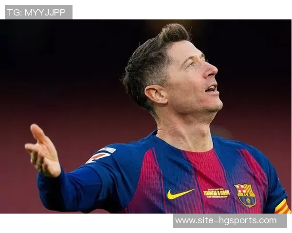 罗马诺透露莱万冬窗留队愿意与巴萨续约的最新消息