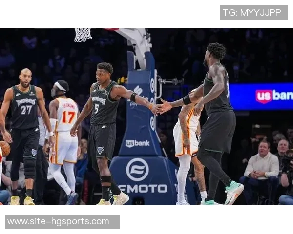 兰德尔全场狂砍32分10篮板6助攻带领球队大胜对手展现统治力